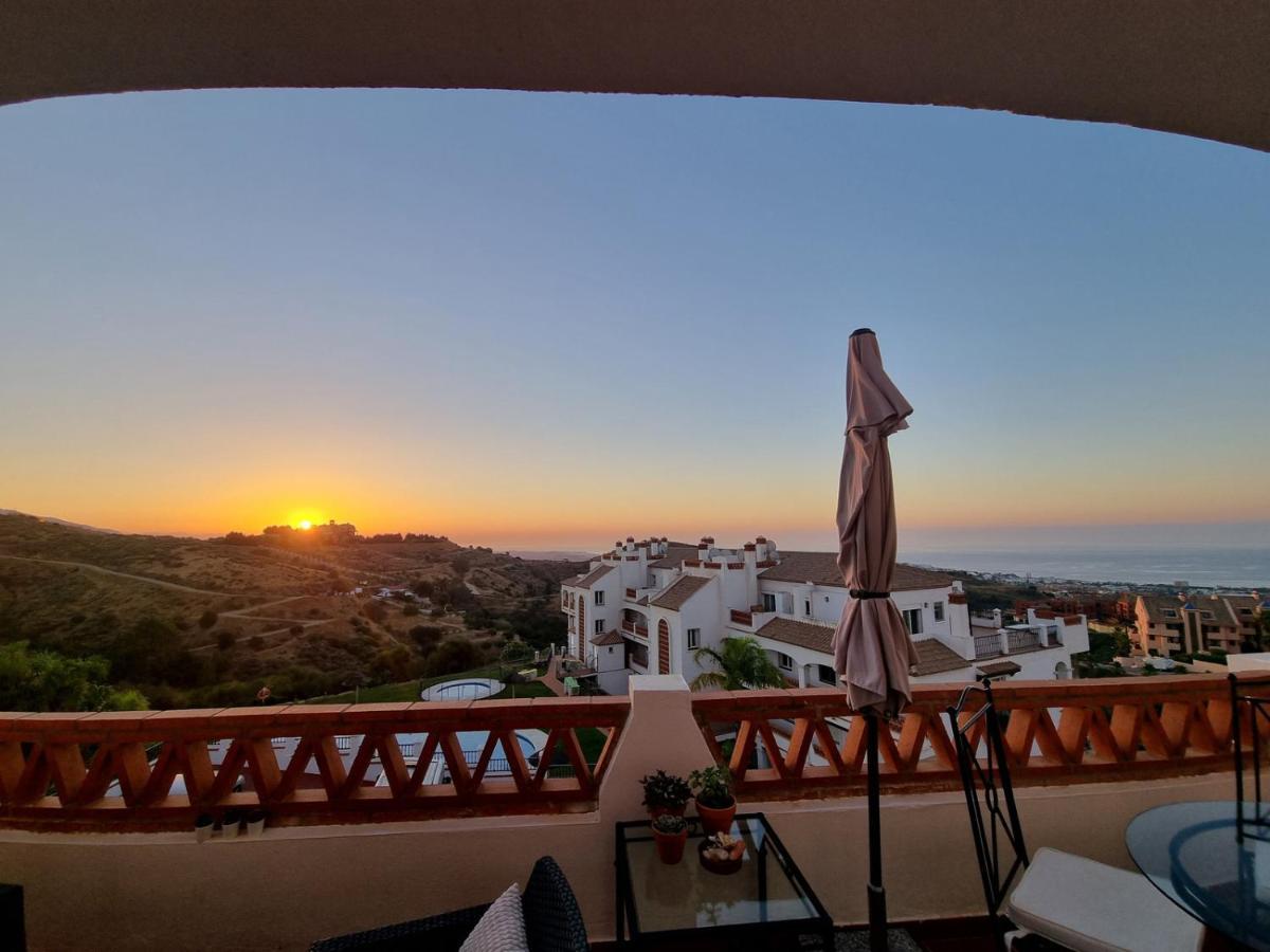Elegant Apartment With Fantastic Views At The Top Of Calahonda Sitio de Calahonda ภายนอก รูปภาพ