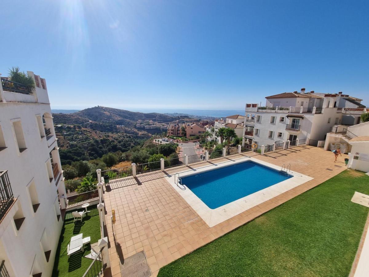 Elegant Apartment With Fantastic Views At The Top Of Calahonda Sitio de Calahonda ภายนอก รูปภาพ